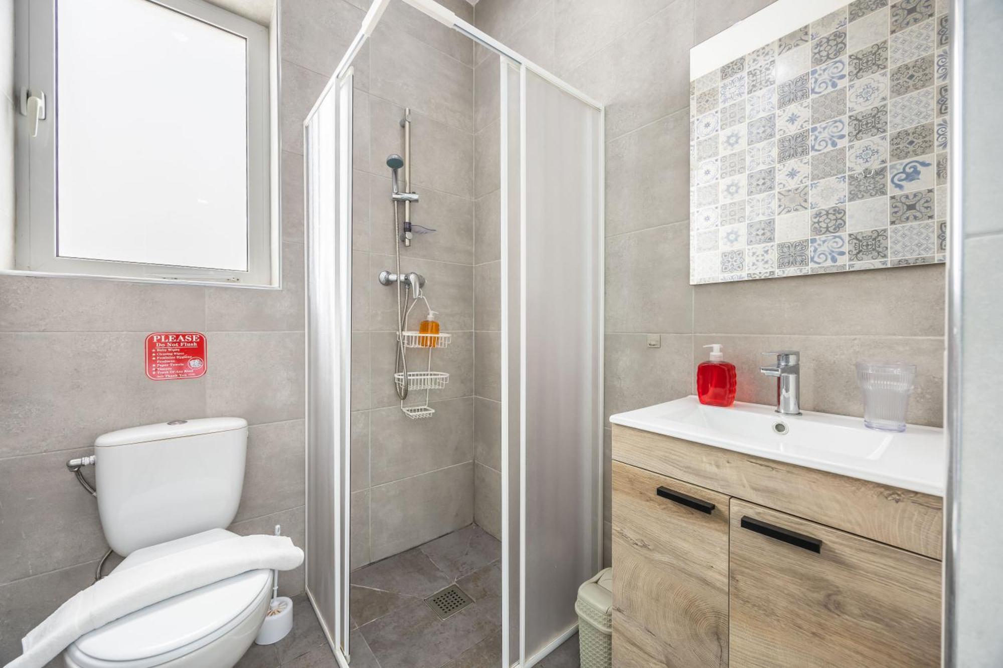 Dom wakacyjny Elegant & Modern House By Sf Homes - Close To The Three Cities And The Airport